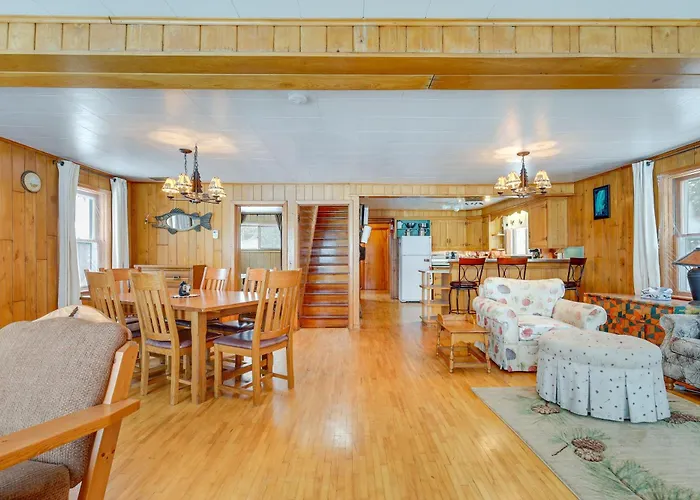 Private Dock + Screened Porch: Echo Lake Cabin
