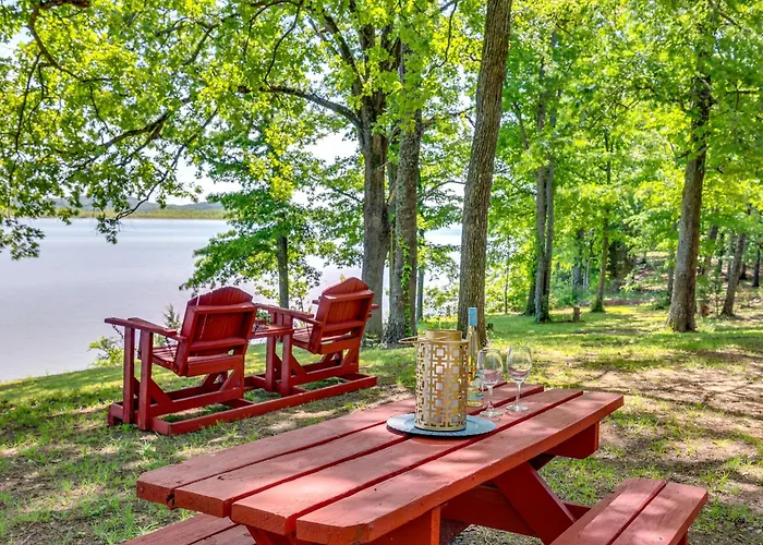 Rural Arkansas Vacation Rental W/ Lake Access