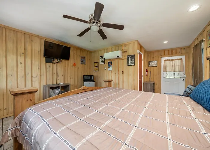 Three-Suite Riverfront Retreat