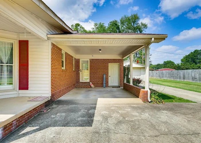 Florence Family Home W/ Dog-Friendly Yard