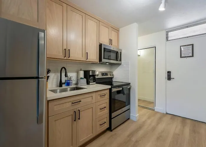 Kihei Bay Surf 140 - Remodeled Ground Floor Kihei Gem Across From Beach