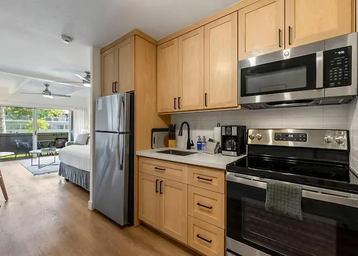 Kihei Bay Surf 140 - Remodeled Ground Floor Kihei Gem Across From Beach