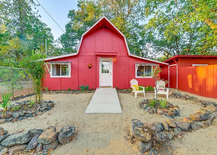 Grants Pass Cottage ~ 8 Mi To Rogue River!