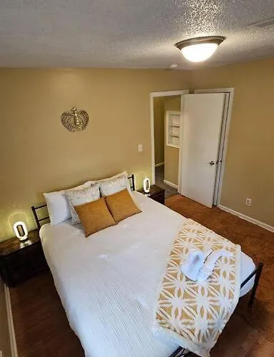 Cozy 2Br Sleeps 6 Near Ecu Stadium And Hospital