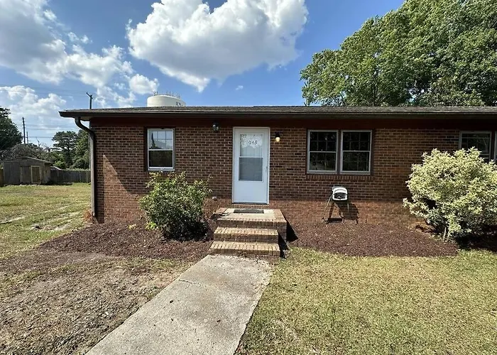 Cozy 2Br Sleeps 6 Near Ecu Stadium And Hospital
