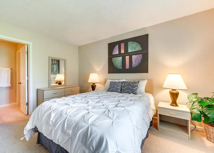 Little River Condo W/ Pool Access: 5 Mi To Beach