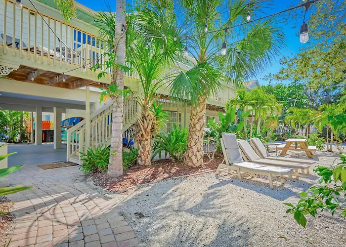 Gertrude'S Siesta | 1 Min Walk To Beach Path | 4 Min To Dining, Music & Sunsets!