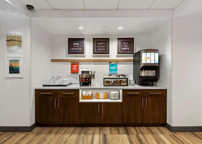 Hampton Inn & Suites Lake George