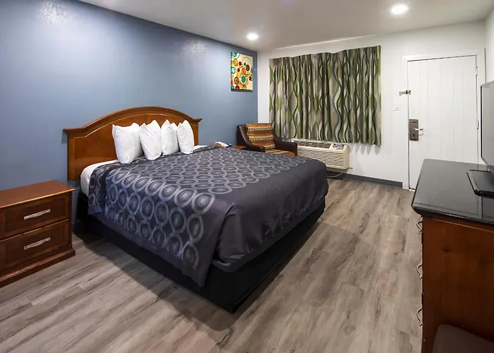 Hitching Post Studios Inn