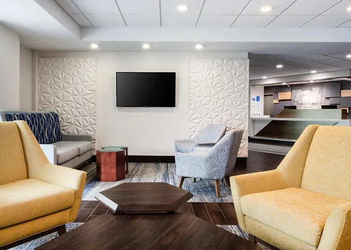 Holiday Inn Express & Suites Cincinnati Riverfront By Ihg