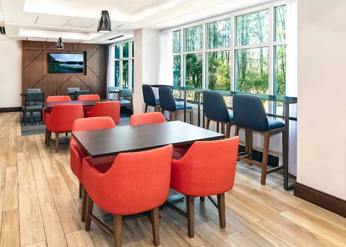 Holiday Inn Express & Suites Walterboro By Ihg