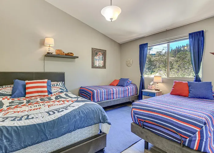 'Gorge Retreat' - Modern Carson Home W/ Mtn Views!