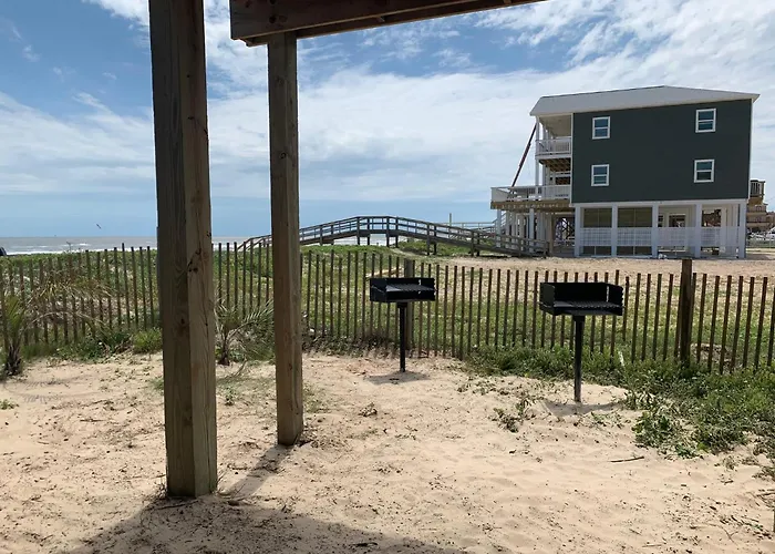 Sea Turtle 2 - Beachside & Pup-Friendly!