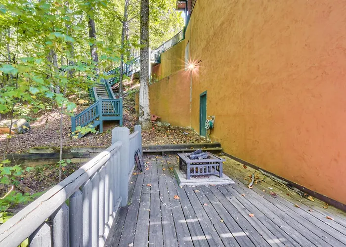 Expansive Sky Valley Lodge W/ Mountain Views!
