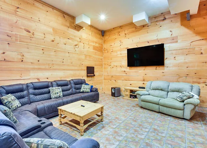 Expansive Sky Valley Lodge W/ Mountain Views!