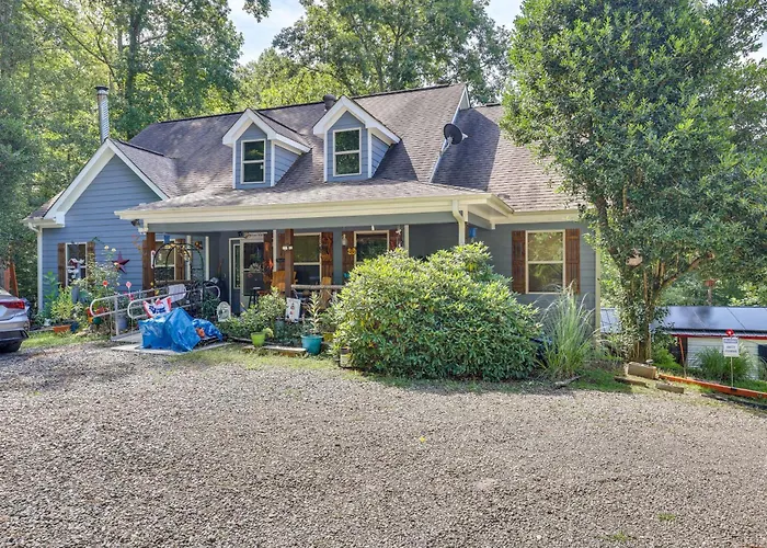Georgia Home W/ 2 Fire Pits & Creek Access!