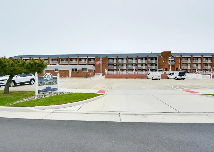 Bright Condo Half-Block To Cape May Beach!