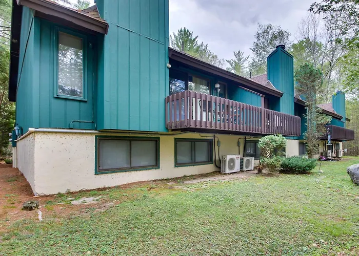 1 Mi To Downtown Conway: Spacious Family Condo!