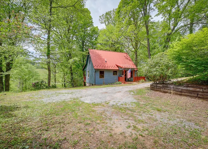 Charming Cabin W/ Wraparound Deck In Blue Ridge!