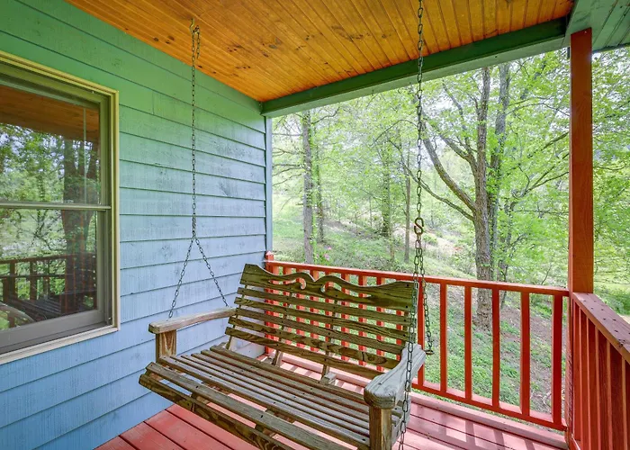 Charming Cabin W/ Wraparound Deck In Blue Ridge!