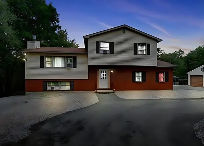 Peaceful Pocono Home With Hot Tub, Gym, & Office