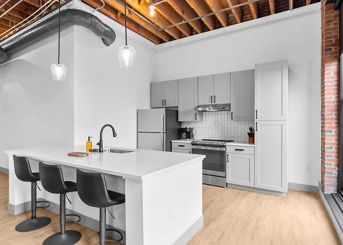 Brick & Bed Riverfront Lofts, G 201
