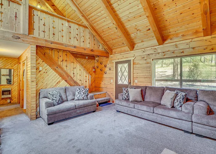 Alpine Cabin W/ Deck: 3 Mi To Luna Lake!