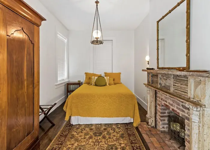 1864 Little Brick - 1 Bed, 1 Bath, Full Kitchen, Pet Friendly With Fee, Washer & Dryer