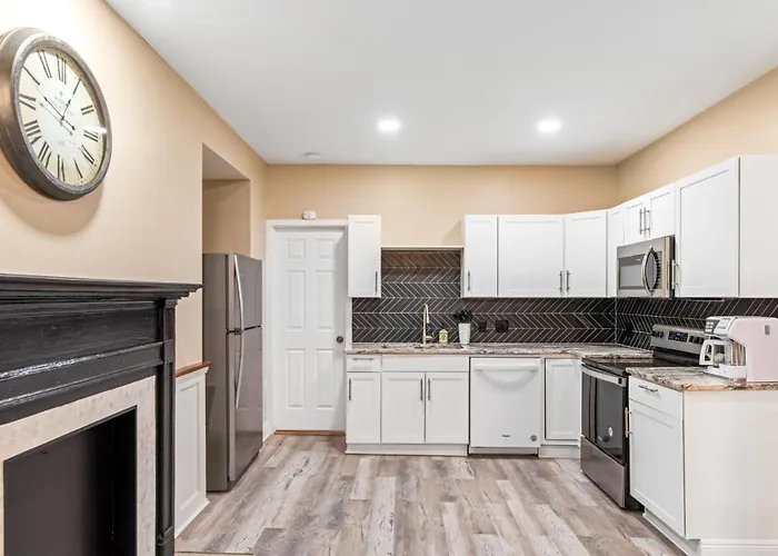 610 Franklin - Downstairs - 2 Bed, 2 Bath, Heart Of Downtown, Pet Friendly With Fee
