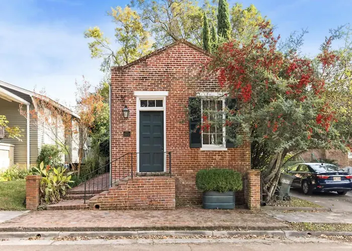 1864 Little Brick - 1 Bed, 1 Bath, Full Kitchen, Pet Friendly With Fee, Washer & Dryer