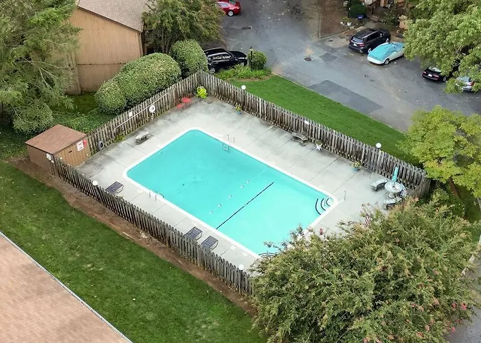 Grey Sapphire Hideaway - 2Br 2Ba W Arcade & Pool