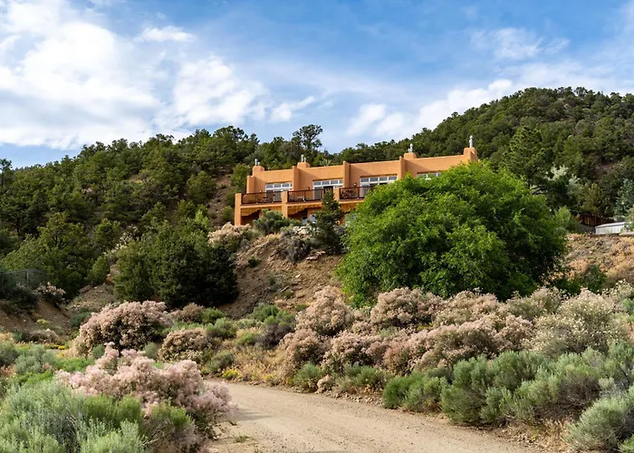 Bookend Adobes, 9 Mi To Taos Ski Valley