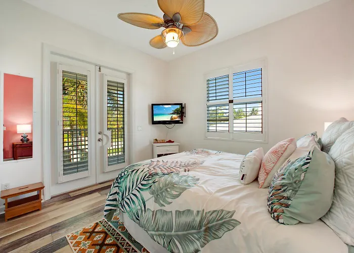 Skyfall South, 4 Bedroom Beach Vacation Pool Home, Sleeps 8