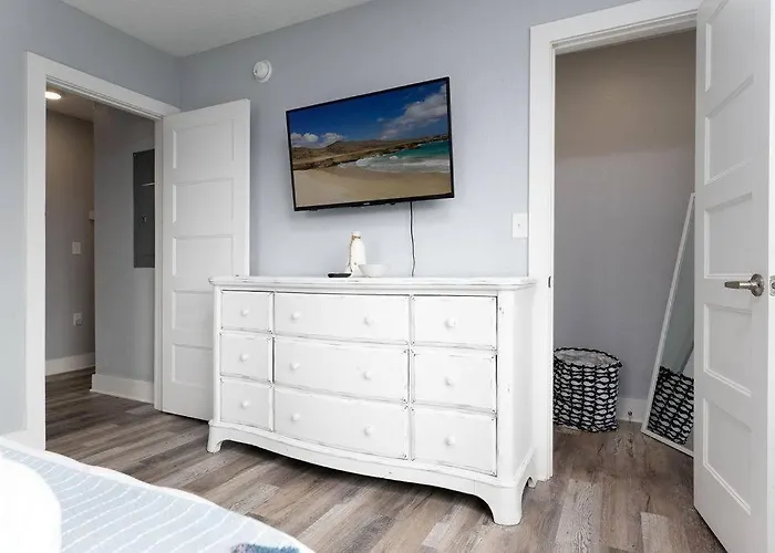 Be A Nomad - 2 Bedroom Ocean View Condo - Steps To Jacksonville Beach