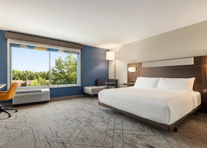 Holiday Inn Express & Suites Rhinelander By Ihg