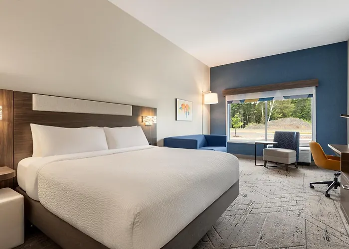 Holiday Inn Express & Suites Rhinelander By Ihg