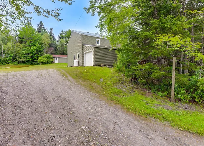 West Dover Townhome: Hot Tub, 1 1/2 M To Mount Sno
