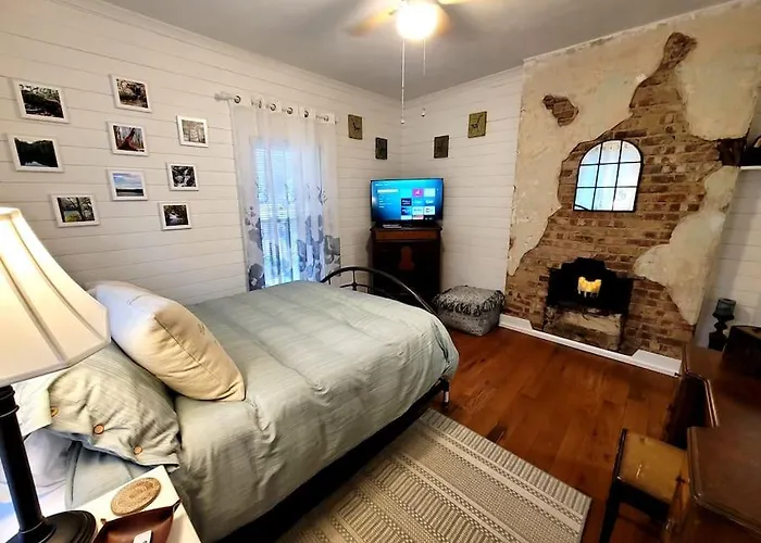 Apple Hill Bungalow, Family And Pet Friendly!