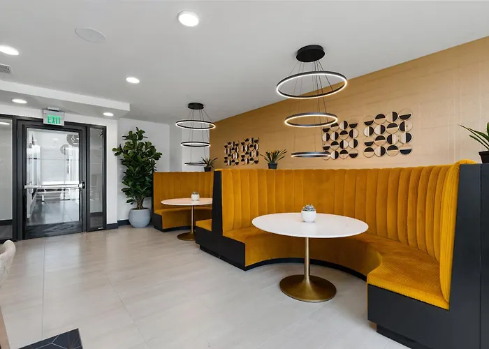2Bd 2Ba Best Style And Location Pool Spa Gym Pkg!