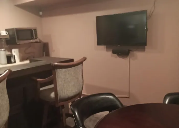 Super Suite With Sauna, Pool Table And Arcade Game