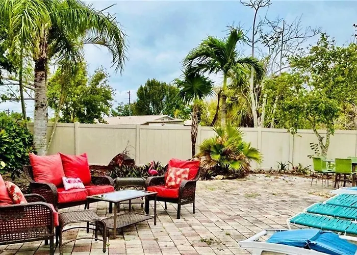 Beautiful 3 Bed House With Pool