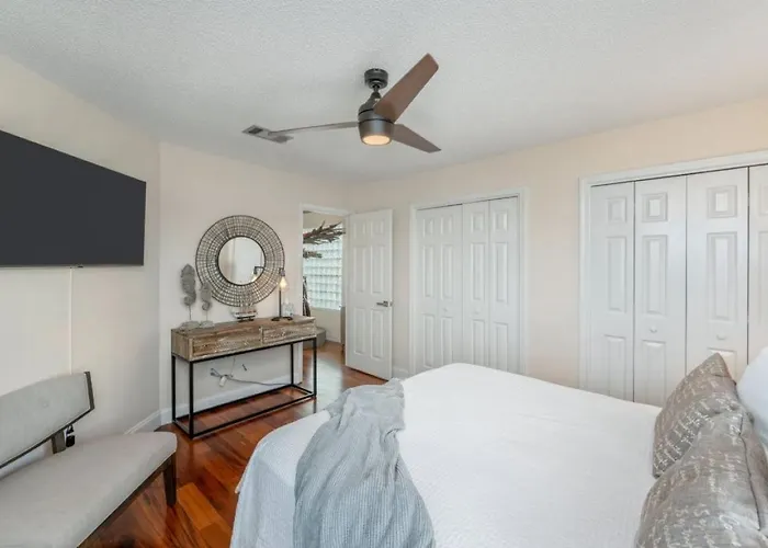 Featured On Hgtv'S My Lottery Dream Home! Private Dock, 15 Minute Boat Ride To Crab Island, 20 Minute Drive To Destin, Pet Friendly