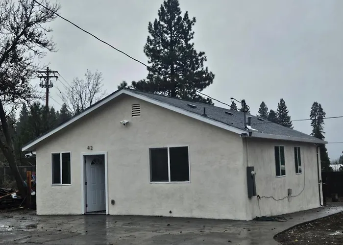 Cute Little House At Mt Shasta