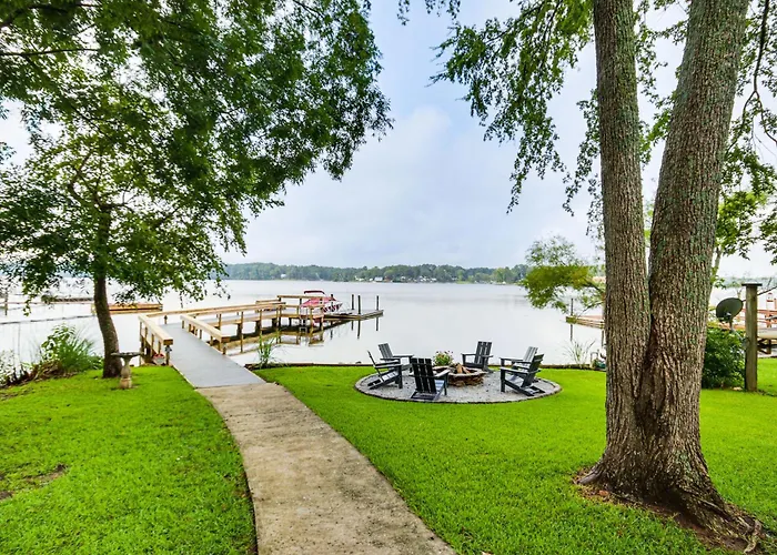 Private Boat Dock: Waterfront Lake Murray Haven