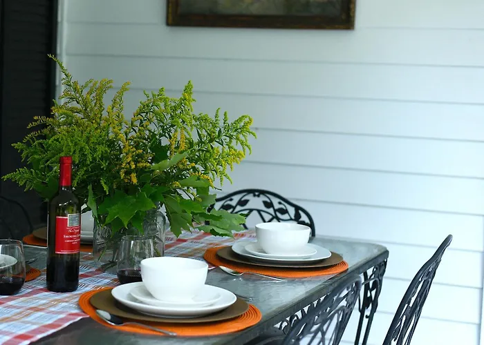 Farmhouse Lodge