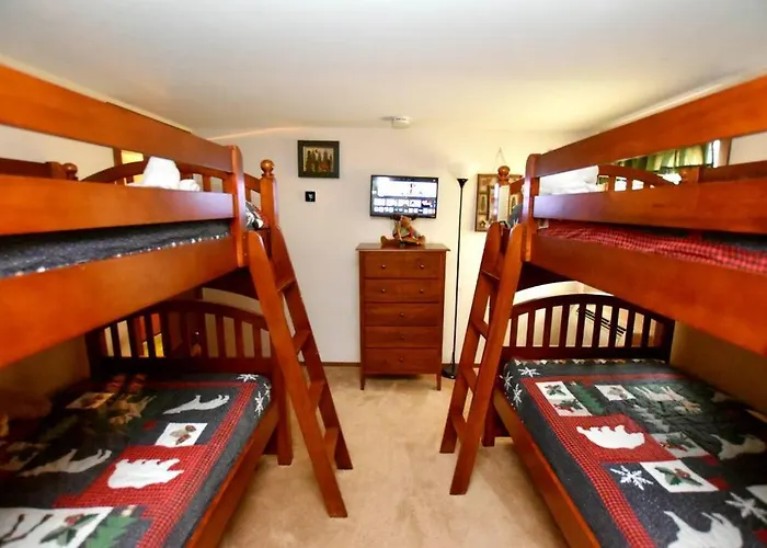 Ski-In Ski-Out Camelback Village Townhouse - 100 Yds From The Mountain