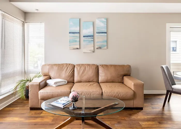 Luxury Downtown Townhome Private Garage Unit 9