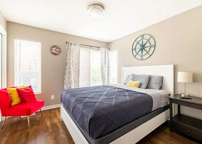 Luxury Downtown Townhome Private Garage Unit 9