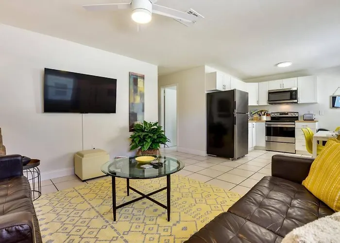 Coconut Cove Mid-Long Term Stays Available Walk To Downtown Trolly To Beaches