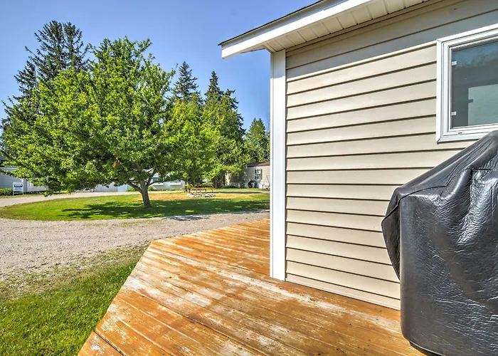 'Tiny House Cottage 6' W/ Dock On Crooked Lake